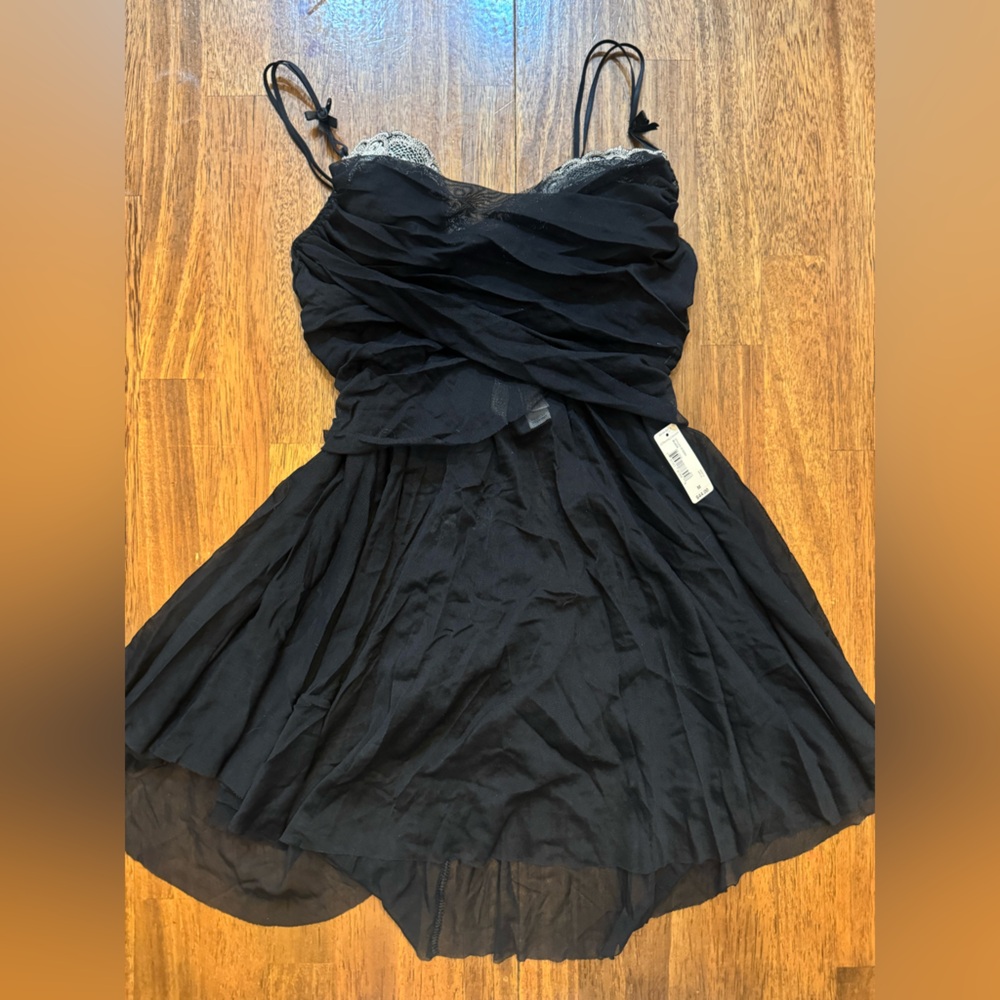 Black and Cream Lingerie Set with Matching panties. NWT